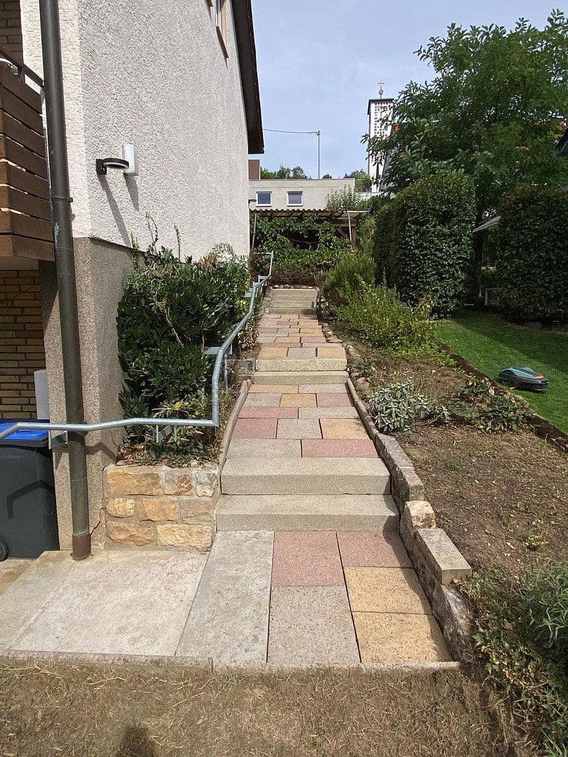 Prodej domu 152 m², pozemek 437 m², Ammerstraße 20, Nürtingen, Bádensko-Württembersko Prodej domu 152 m², pozemek 437 m², Ammerstraße 20, Nürtingen, Bádensko-Württembersko