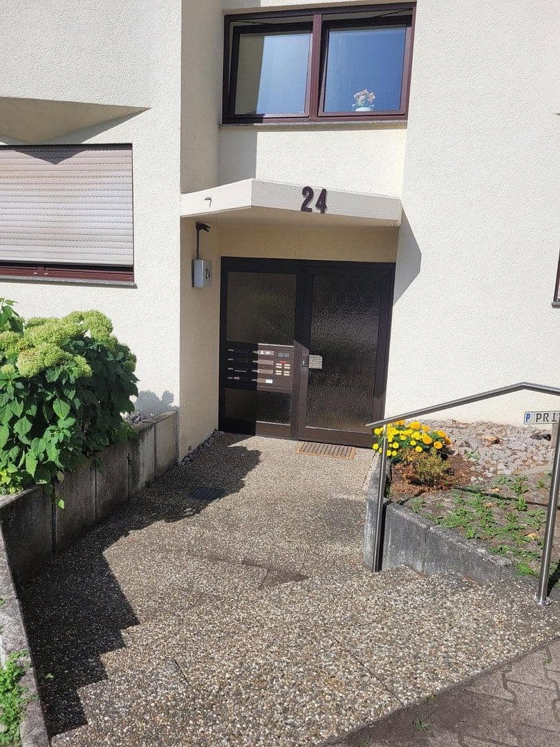 Prodej bytu 3+1 83 m², Aalenerstraße 24, Leonberg, Bádensko-Württembersko Prodej bytu 3+1 83 m², Aalenerstraße 24, Leonberg, Bádensko-Württembersko
