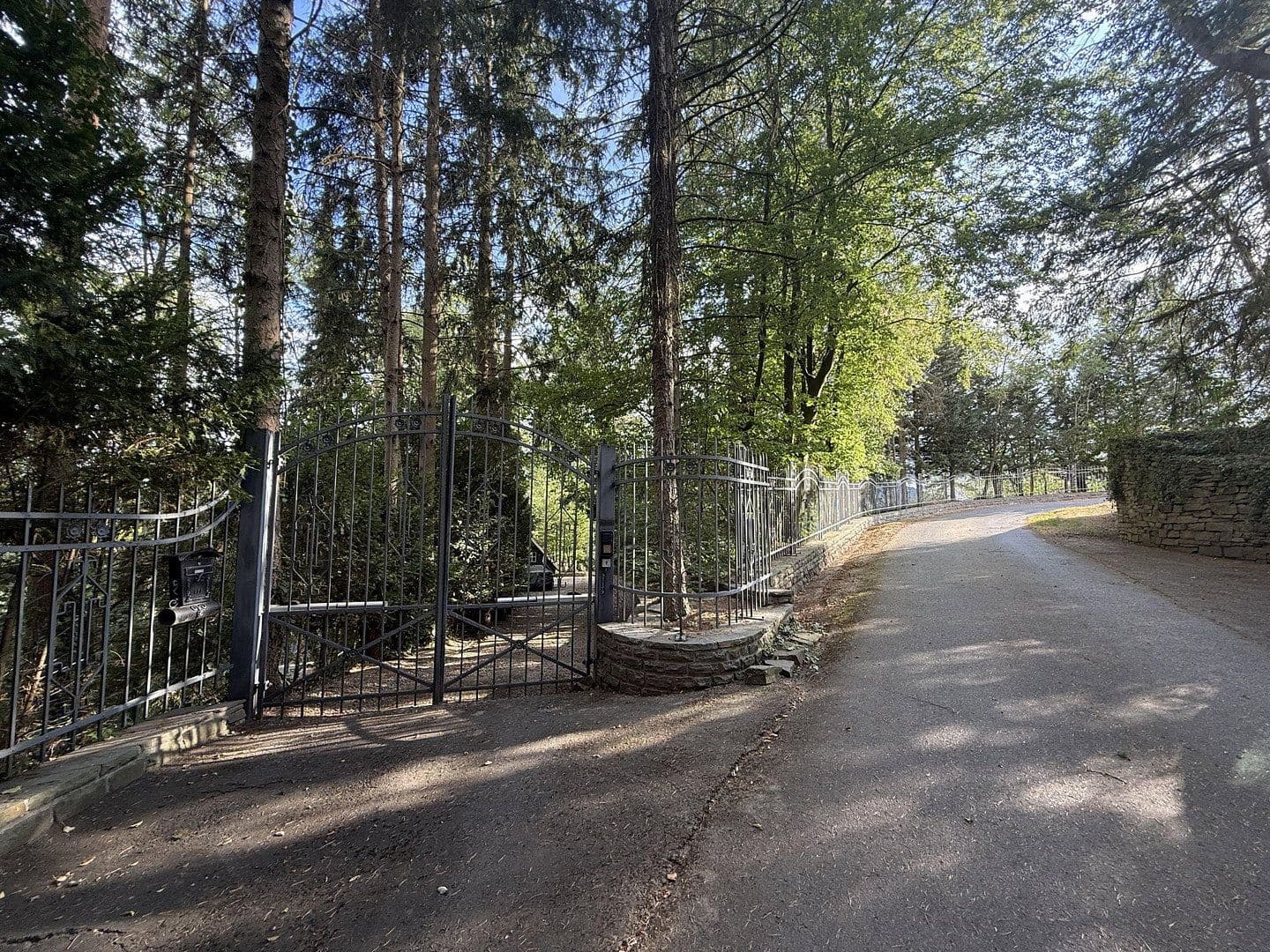 Prodej domu 110 m², pozemek 14.000 m², Schuld, Porýní-Falc Prodej domu 110 m², pozemek 14.000 m², Schuld, Porýní-Falc
