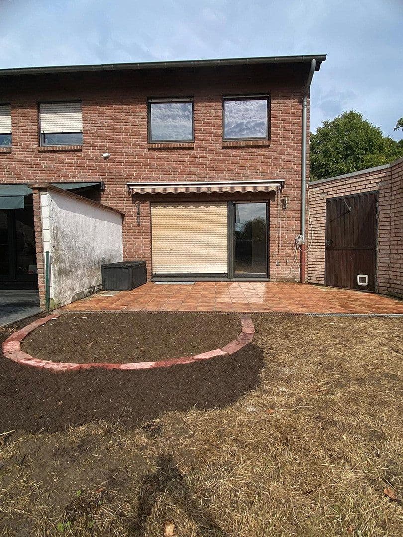 Prodej domu 130 m², pozemek 449 m², Welfenstraße 8a, Mönchengladbach, Severní Porýní-Vestfálsko Prodej domu 130 m², pozemek 449 m², Welfenstraße 8a, Mönchengladbach, Severní Porýní-Vestfálsko
