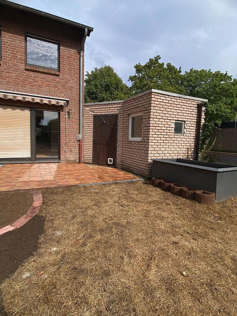 Prodej domu 130 m², pozemek 449 m², Welfenstraße 8a, Mönchengladbach, Severní Porýní-Vestfálsko Prodej domu 130 m², pozemek 449 m², Welfenstraße 8a, Mönchengladbach, Severní Porýní-Vestfálsko