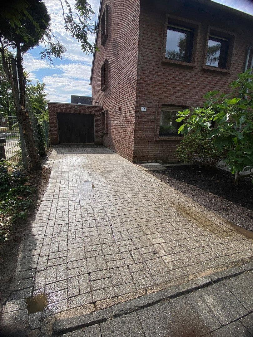 Prodej domu 130 m², pozemek 449 m², Welfenstraße 8a, Mönchengladbach, Severní Porýní-Vestfálsko Prodej domu 130 m², pozemek 449 m², Welfenstraße 8a, Mönchengladbach, Severní Porýní-Vestfálsko