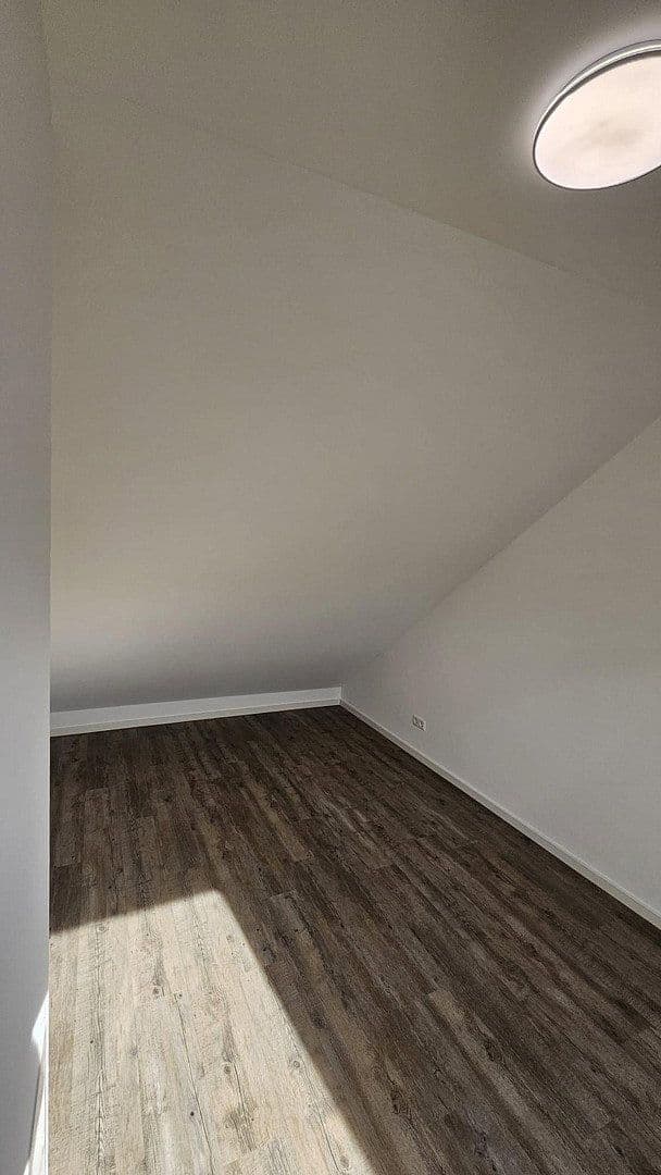 Prodej domu 167 m², pozemek 163 m², Speyerer Straße 25, Neuhofen, Porýní-Falc Prodej domu 167 m², pozemek 163 m², Speyerer Straße 25, Neuhofen, Porýní-Falc