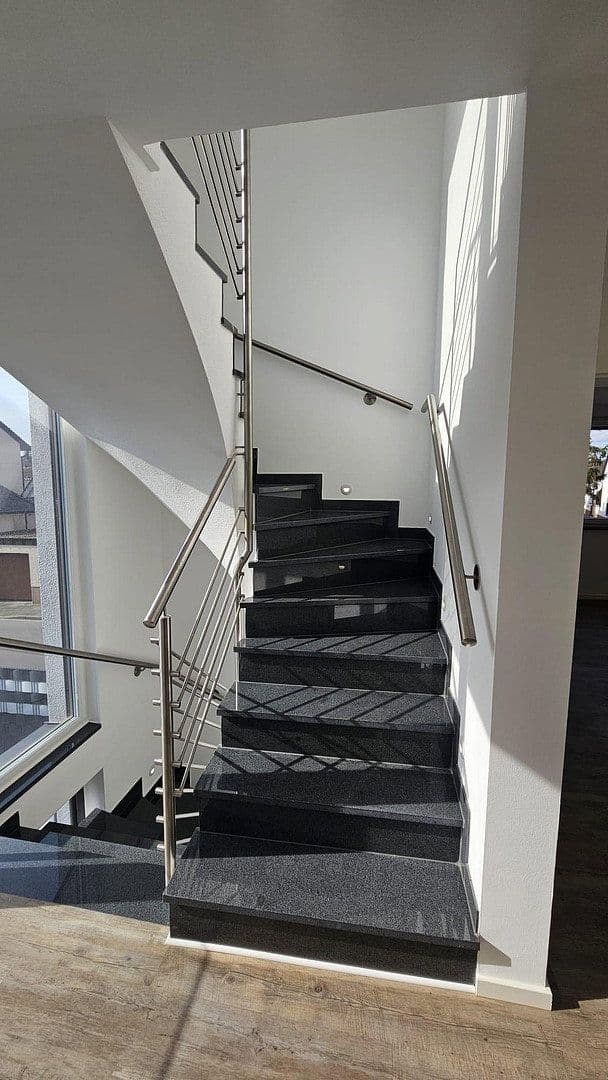 Prodej domu 167 m², pozemek 163 m², Speyerer Straße 25, Neuhofen, Porýní-Falc Prodej domu 167 m², pozemek 163 m², Speyerer Straße 25, Neuhofen, Porýní-Falc