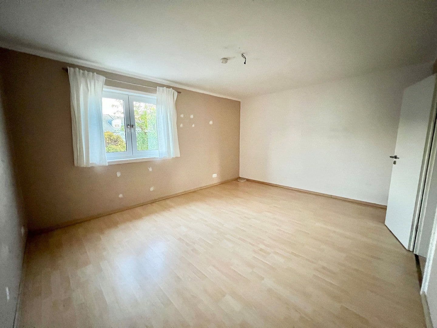 Pronájem domu 126 m², pozemek 188 m², Bensheim, Hessen Pronájem domu 126 m², pozemek 188 m², Bensheim, Hessen