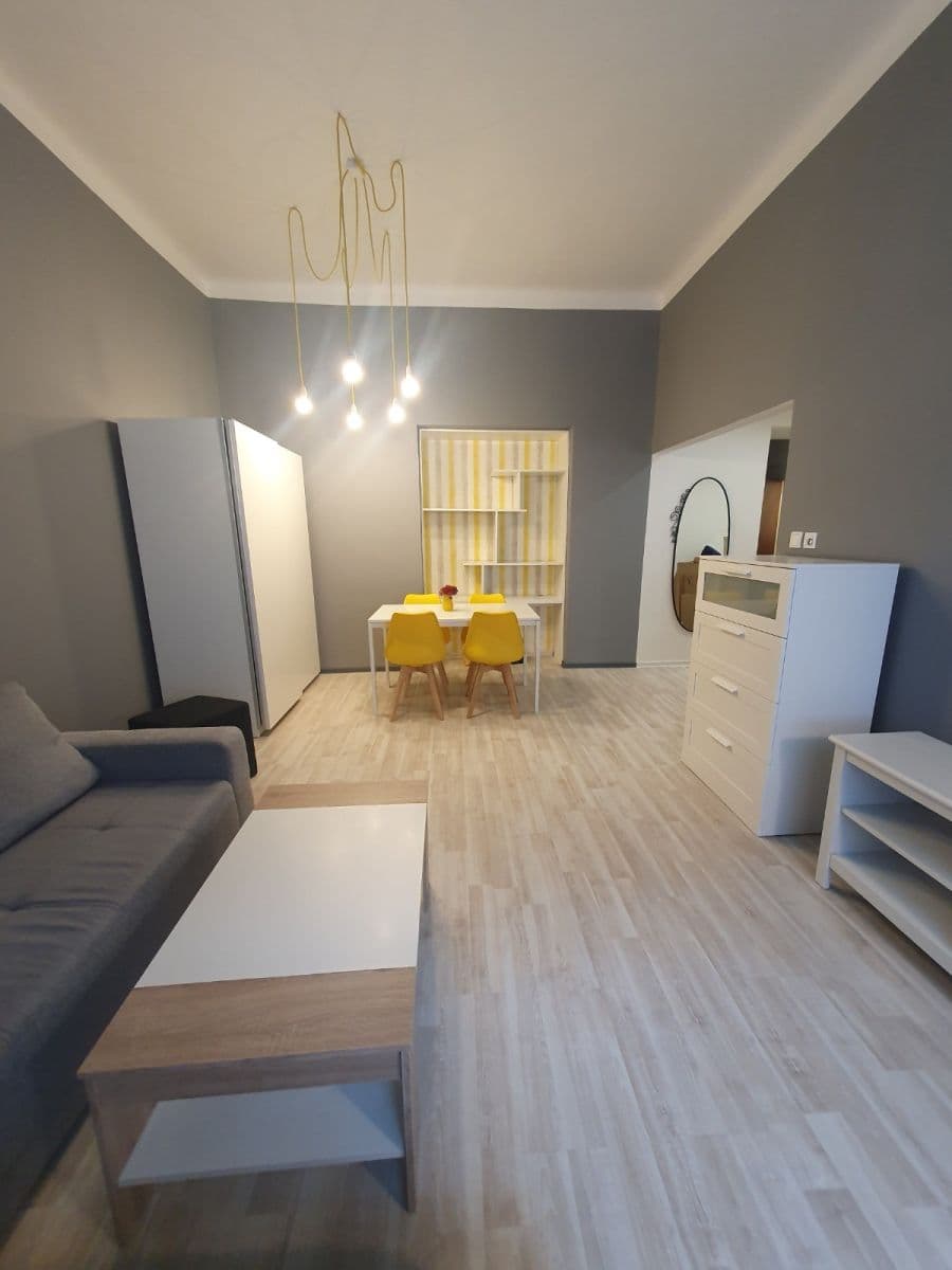 Pronájem bytu 2+kk 50 m², Čáslavská, Praha, Praha Pronájem bytu 2+kk 50 m², Čáslavská, Praha, Praha
