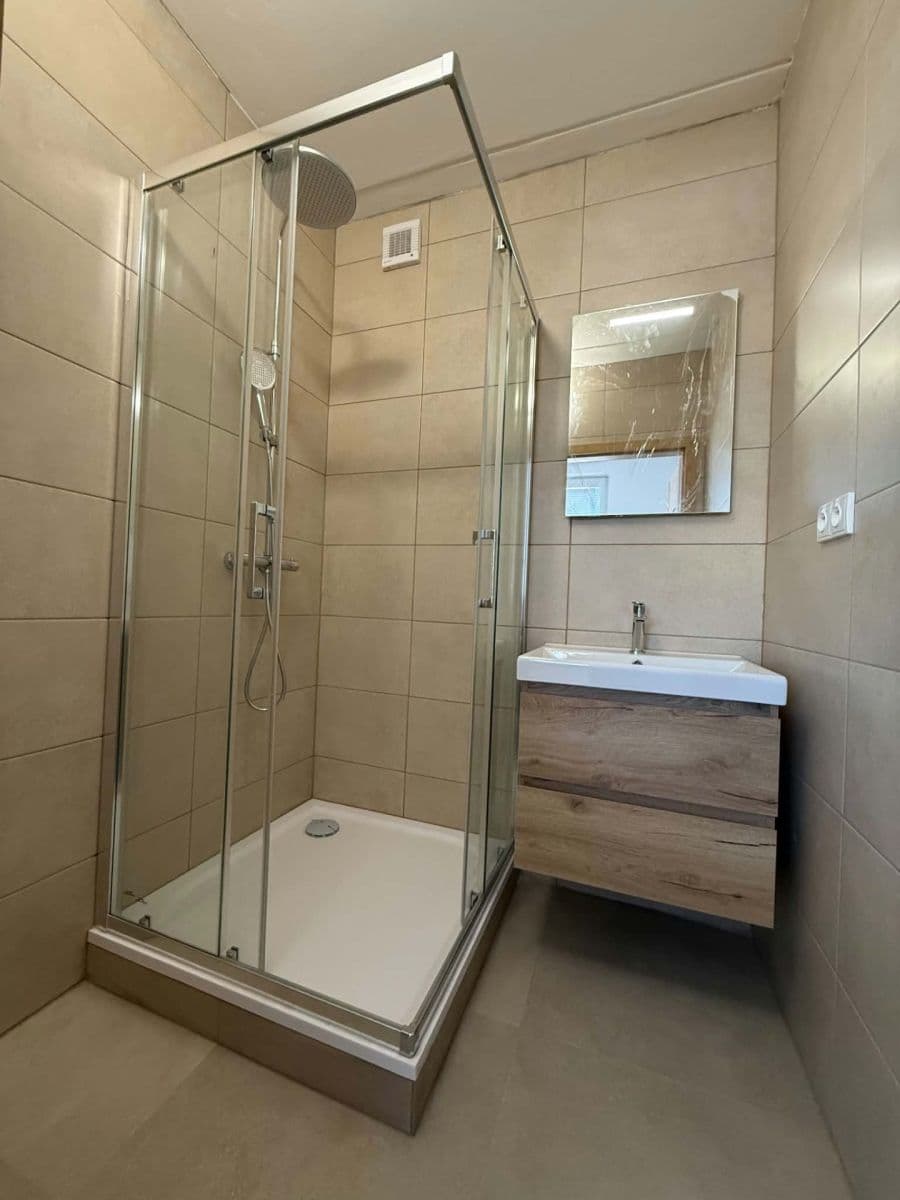 Prodej bytu 2+1 58 m², Radkovská, Telč, Kraj Vysočina Prodej bytu 2+1 58 m², Radkovská, Telč, Kraj Vysočina