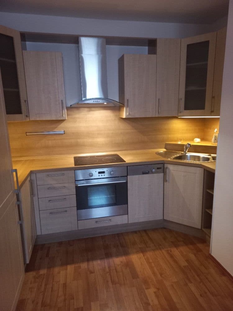 Pronájem bytu 2+kk 61 m², Hrnčířská, Jesenice, Středočeský kraj Pronájem bytu 2+kk 61 m², Hrnčířská, Jesenice, Středočeský kraj