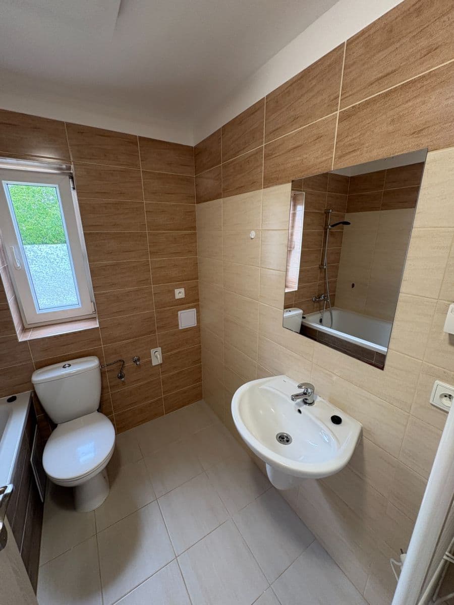 Pronájem domu 80 m², pozemek 440 m², Škvorec, Středočeský kraj Pronájem domu 80 m², pozemek 440 m², Škvorec, Středočeský kraj