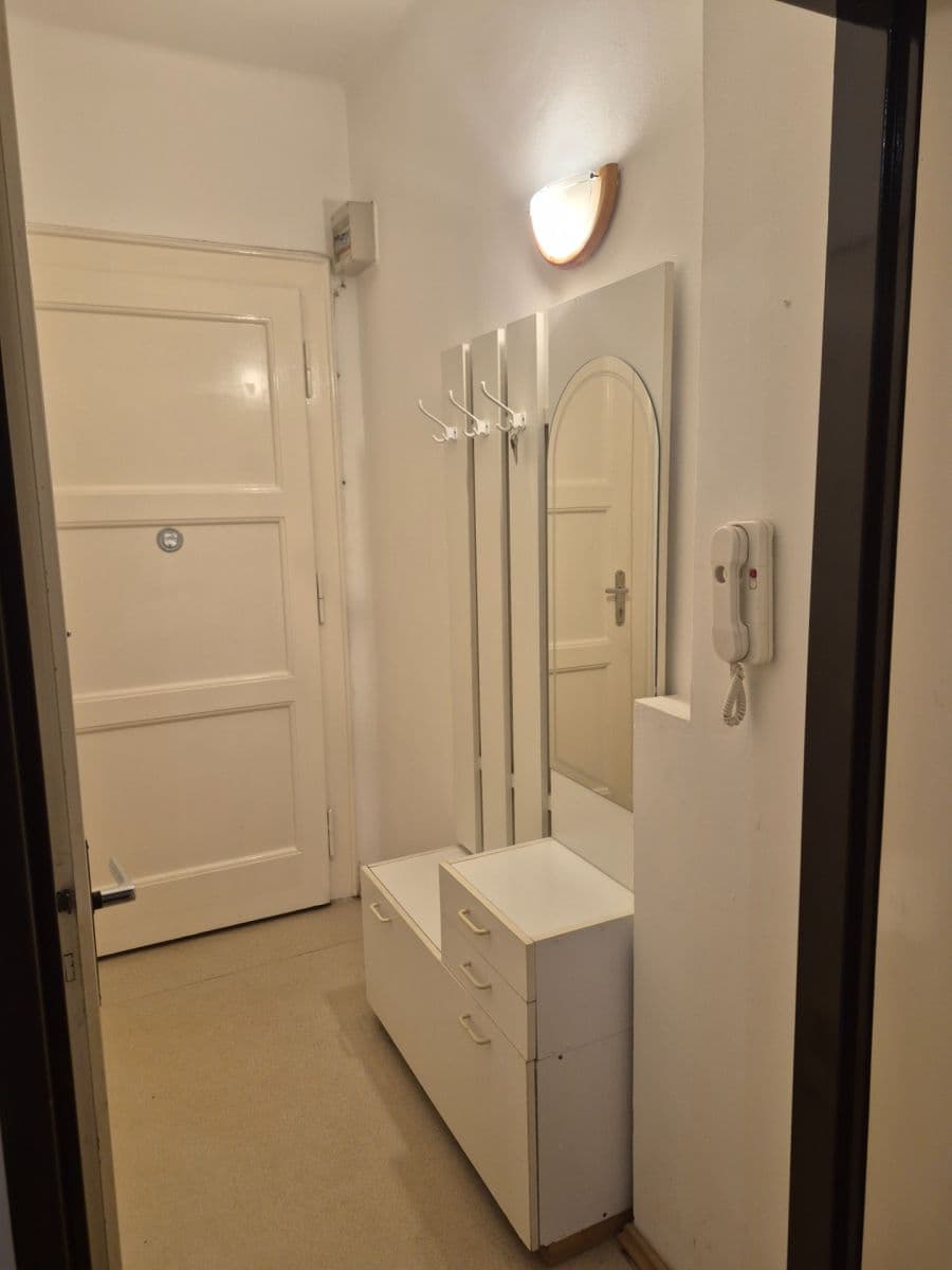 Pronájem bytu 1+kk 28 m², Cetyňská, Praha, Praha Pronájem bytu 1+kk 28 m², Cetyňská, Praha, Praha