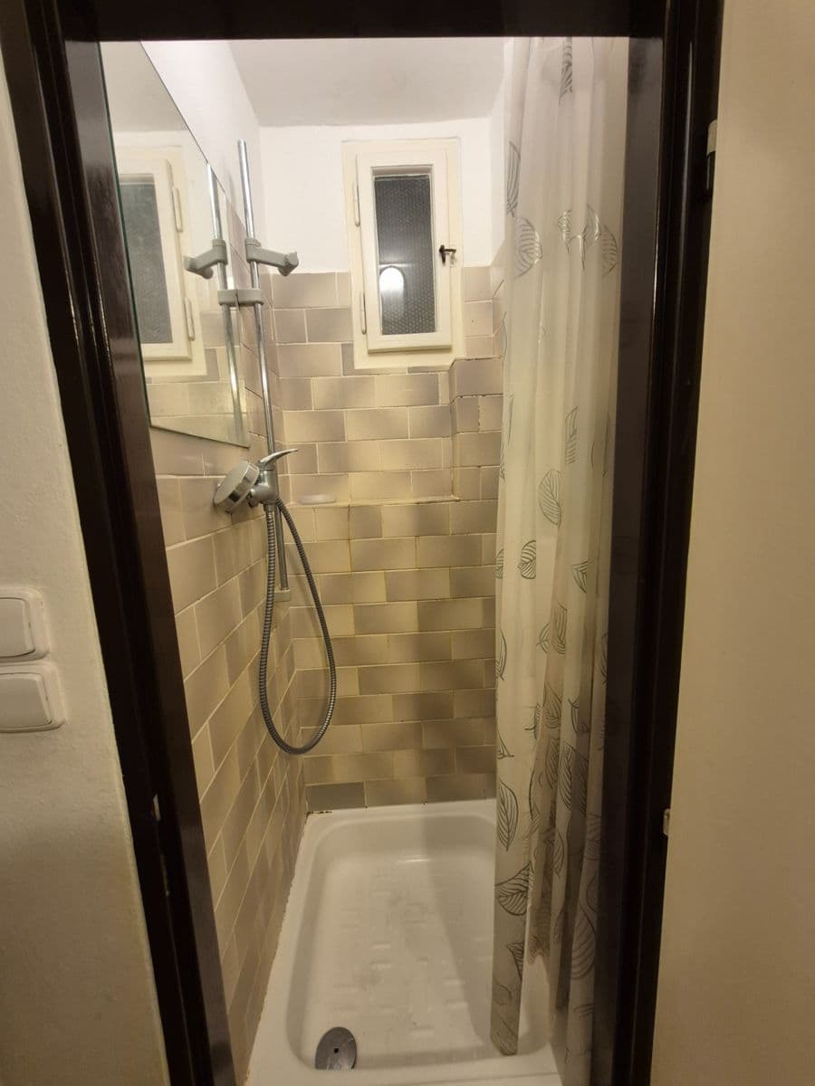 Pronájem bytu 1+kk 28 m², Cetyňská, Praha, Praha Pronájem bytu 1+kk 28 m², Cetyňská, Praha, Praha