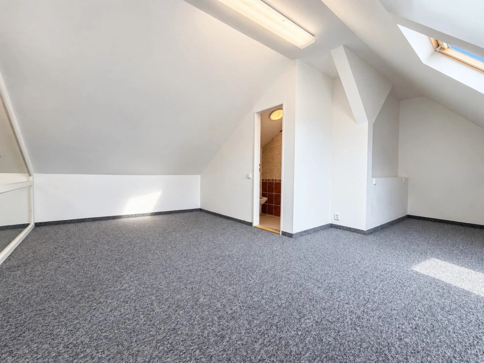 Pronájem kanceláře 162 m², Kodaňská, Praha, Praha Pronájem kanceláře 162 m², Kodaňská, Praha, Praha