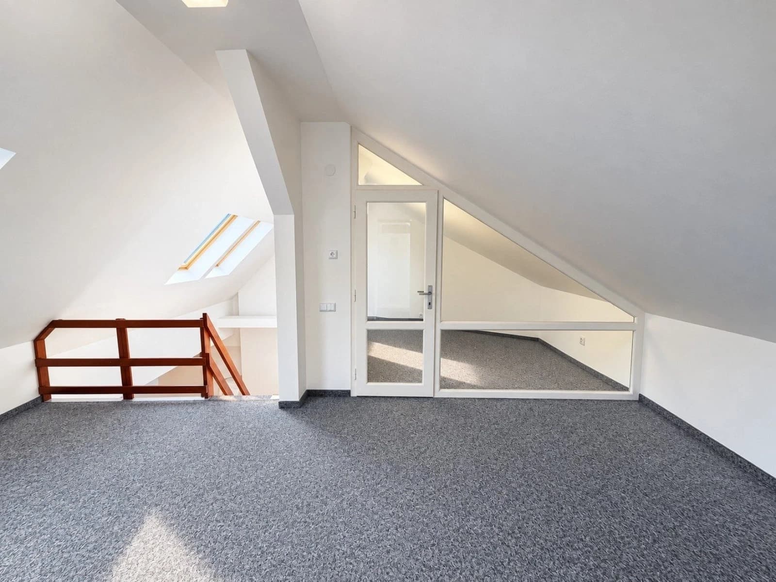 Pronájem kanceláře 162 m², Kodaňská, Praha, Praha Pronájem kanceláře 162 m², Kodaňská, Praha, Praha