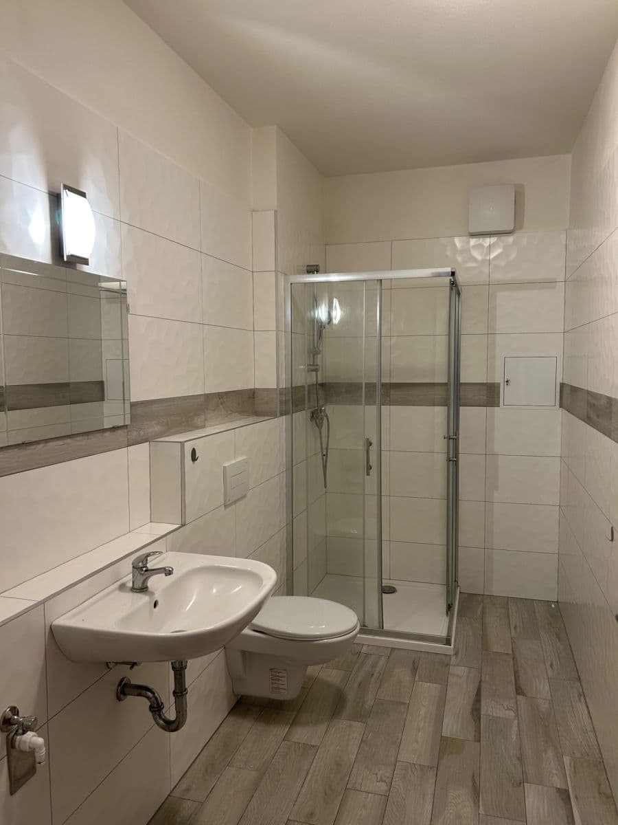 Prodej bytu 2+kk 52 m², Kloučkova, Rakovník, Středočeský kraj Prodej bytu 2+kk 52 m², Kloučkova, Rakovník, Středočeský kraj