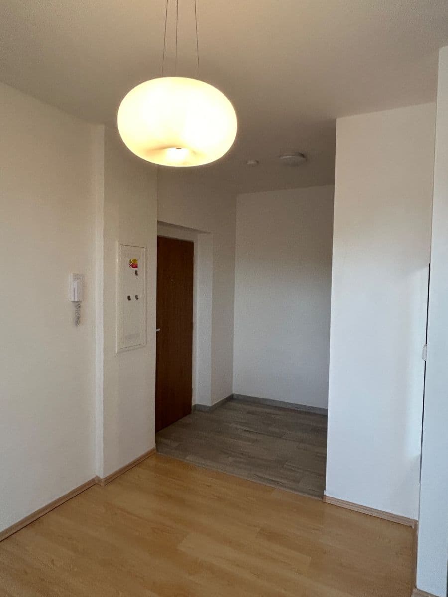 Prodej bytu 2+kk 52 m², Kloučkova, Rakovník, Středočeský kraj Prodej bytu 2+kk 52 m², Kloučkova, Rakovník, Středočeský kraj