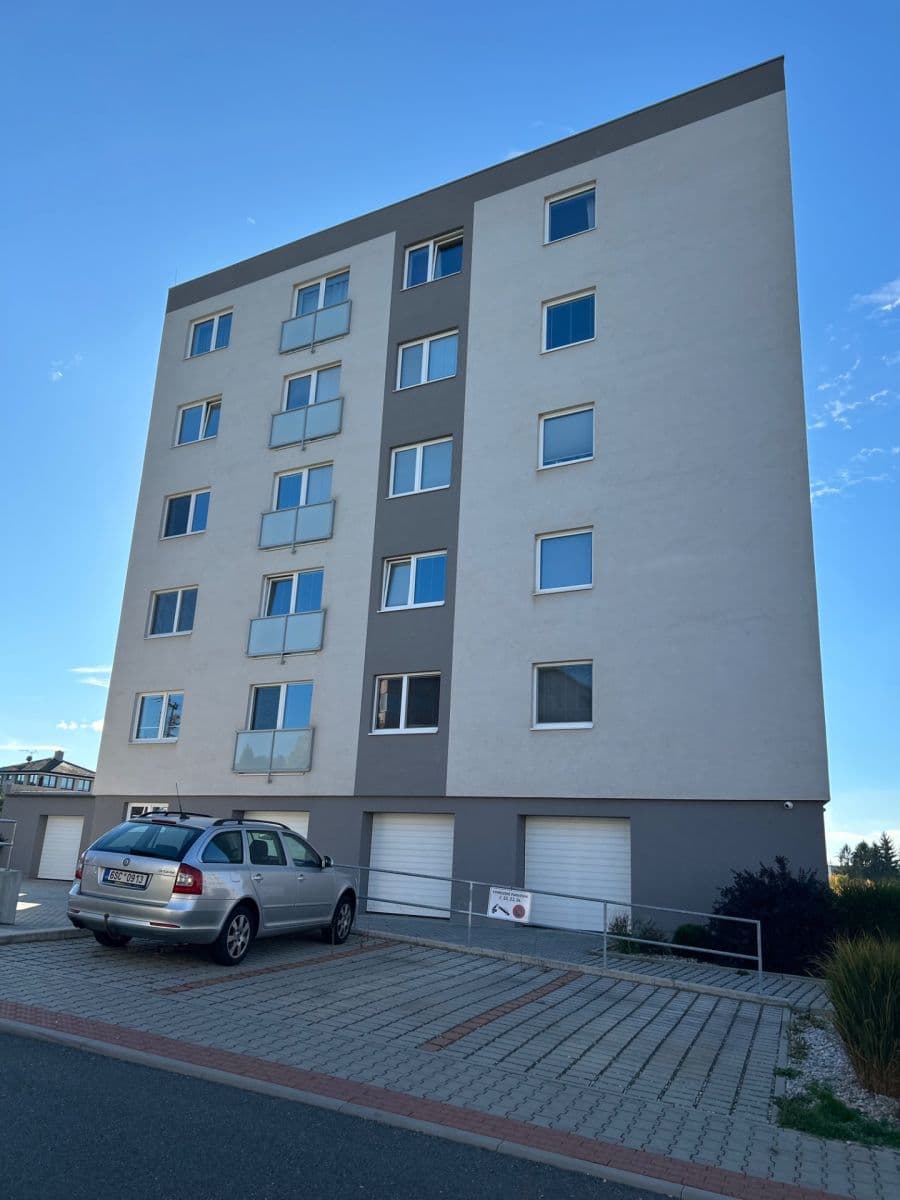 Prodej bytu 2+kk 52 m², Kloučkova, Rakovník, Středočeský kraj Prodej bytu 2+kk 52 m², Kloučkova, Rakovník, Středočeský kraj