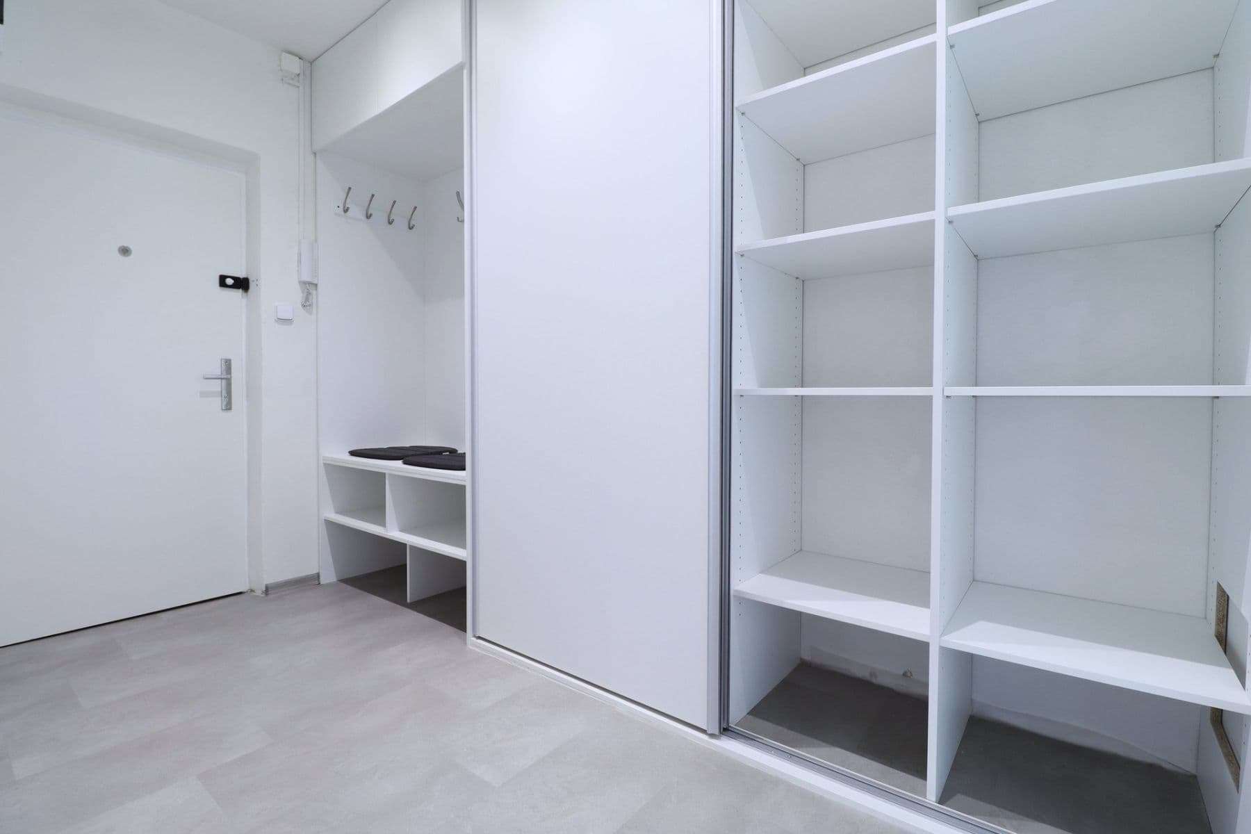 Pronájem bytu 2+1 52 m², Topolová, Praha, Praha Pronájem bytu 2+1 52 m², Topolová, Praha, Praha