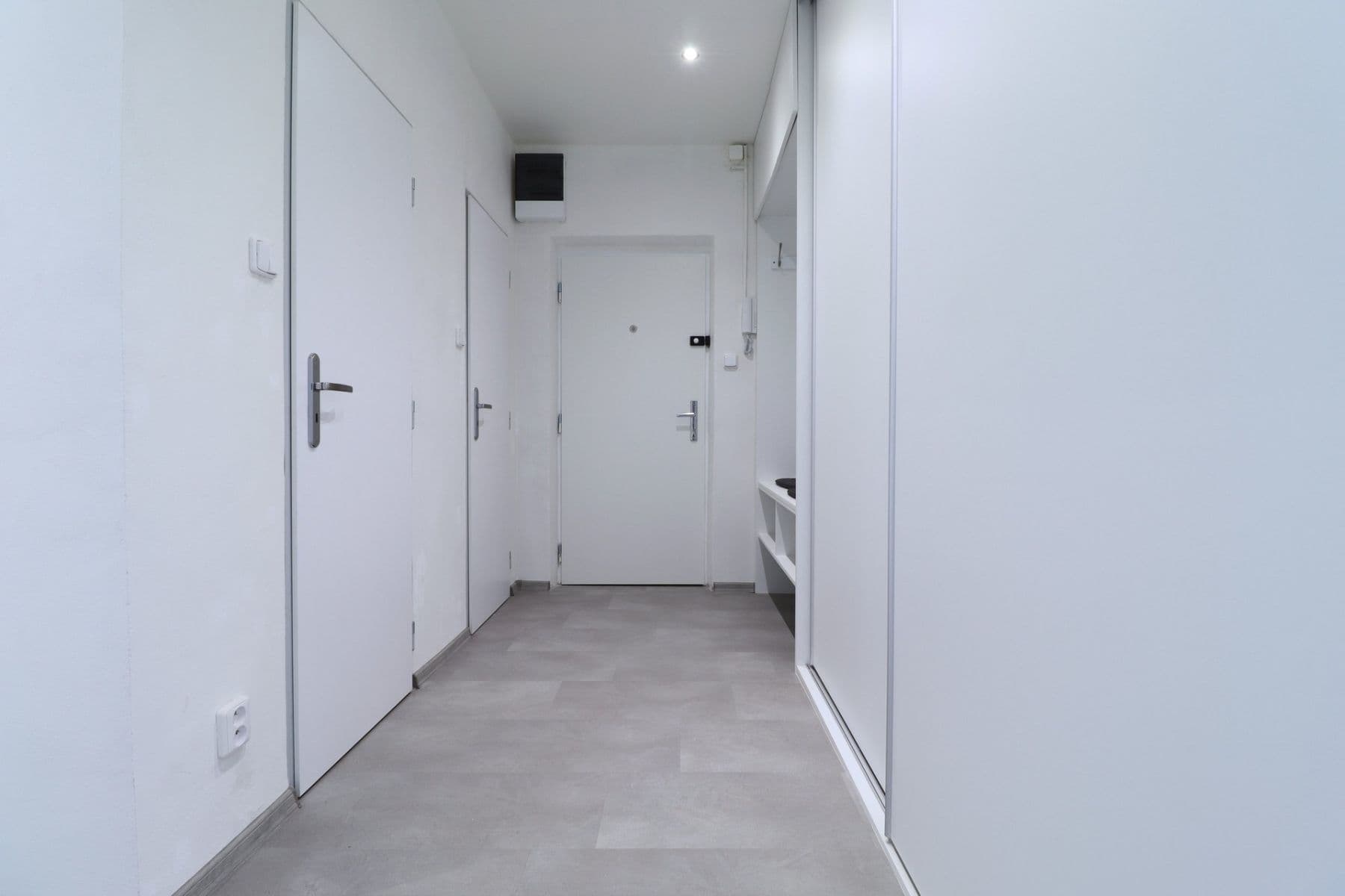 Pronájem bytu 2+1 52 m², Topolová, Praha, Praha Pronájem bytu 2+1 52 m², Topolová, Praha, Praha