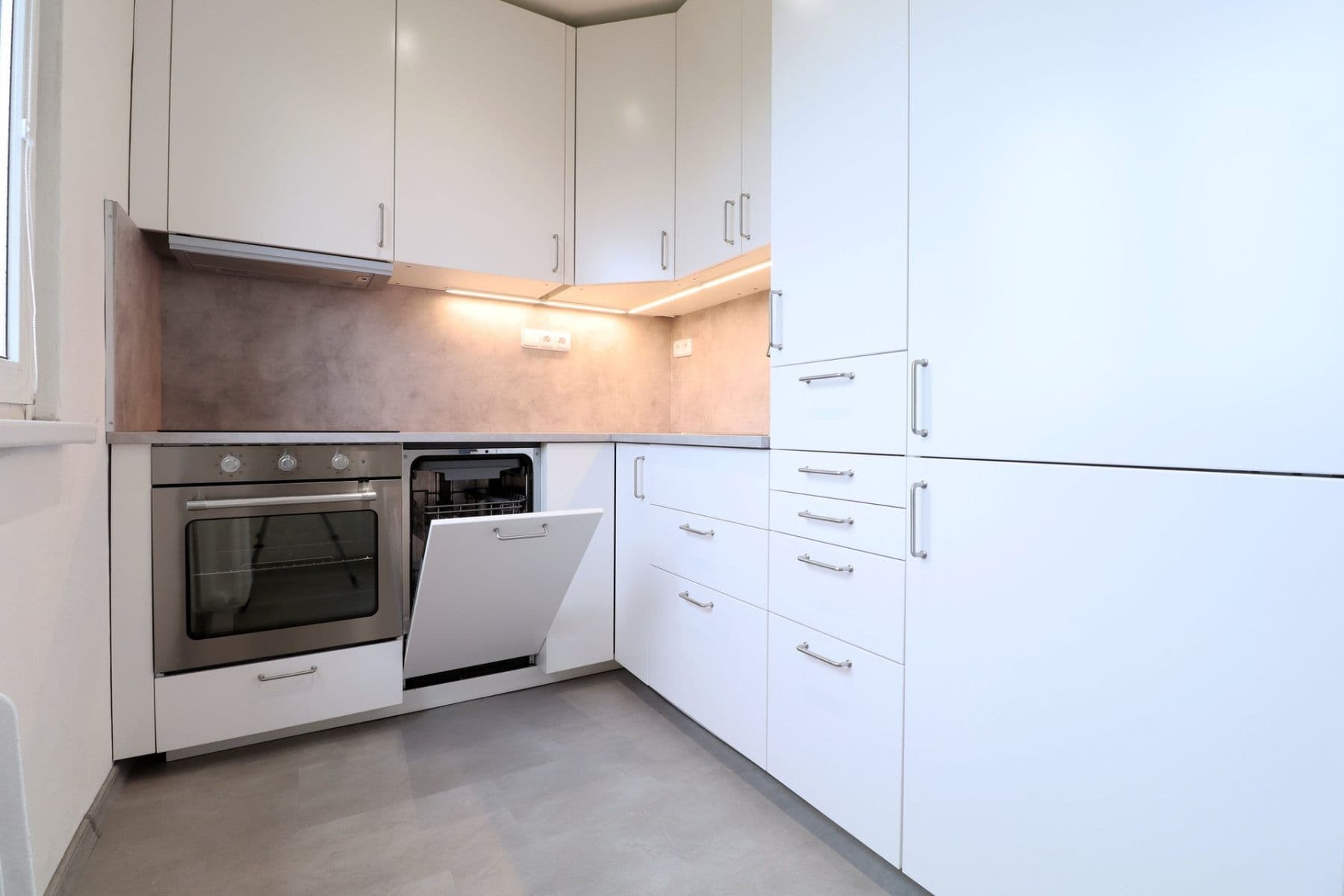 Pronájem bytu 2+1 52 m², Topolová, Praha, Praha Pronájem bytu 2+1 52 m², Topolová, Praha, Praha