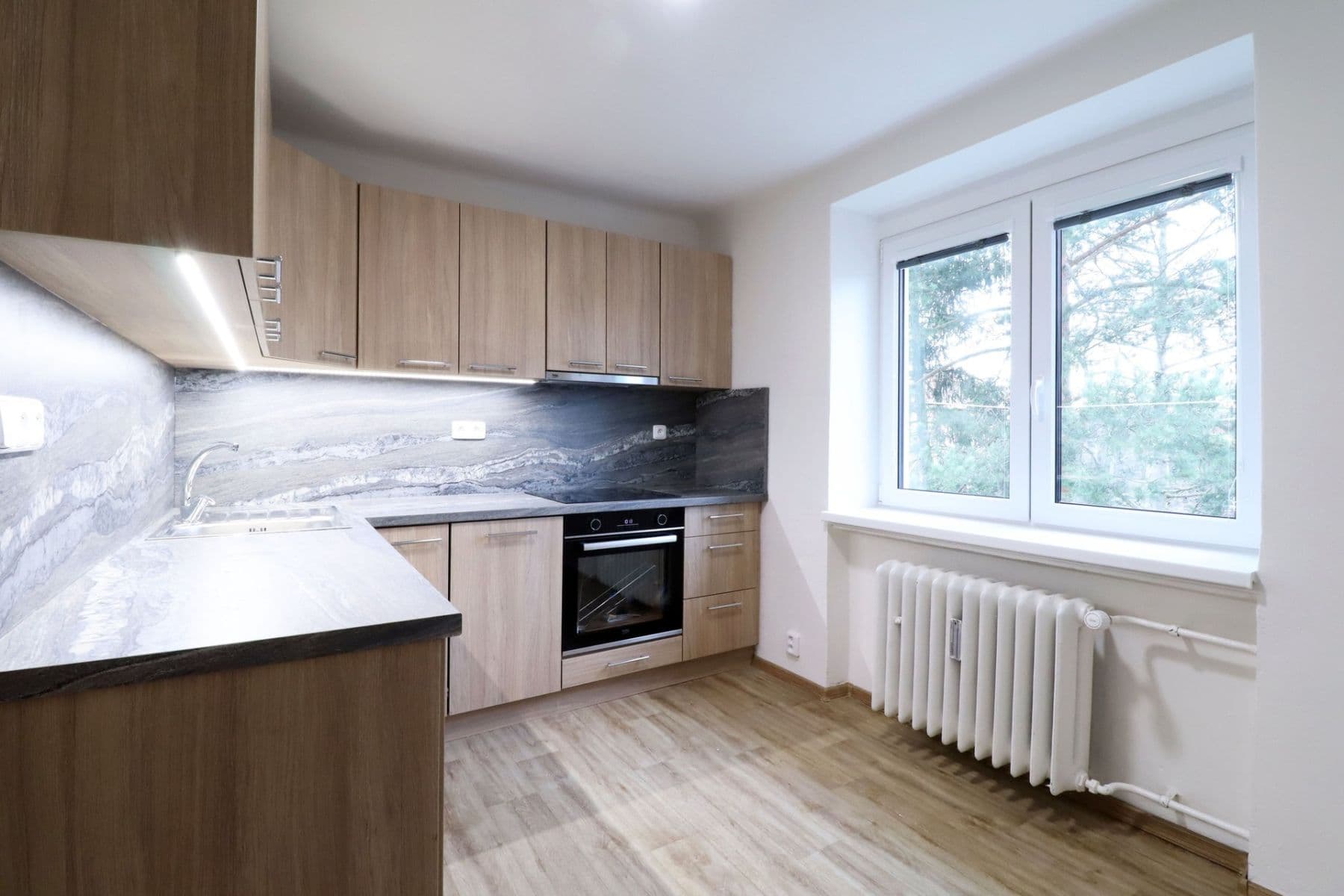 Pronájem bytu 1+1 32 m², Kyjevská, Kladno, Středočeský kraj Pronájem bytu 1+1 32 m², Kyjevská, Kladno, Středočeský kraj