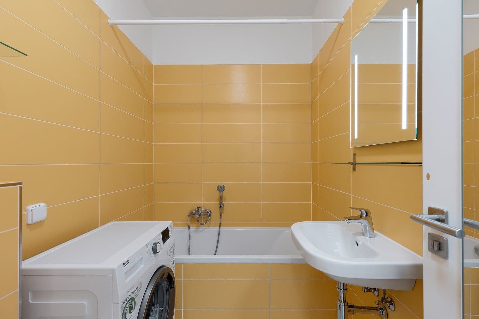 Pronájem bytu 1+kk 34 m², Slavojova, Praha, Praha Pronájem bytu 1+kk 34 m², Slavojova, Praha, Praha