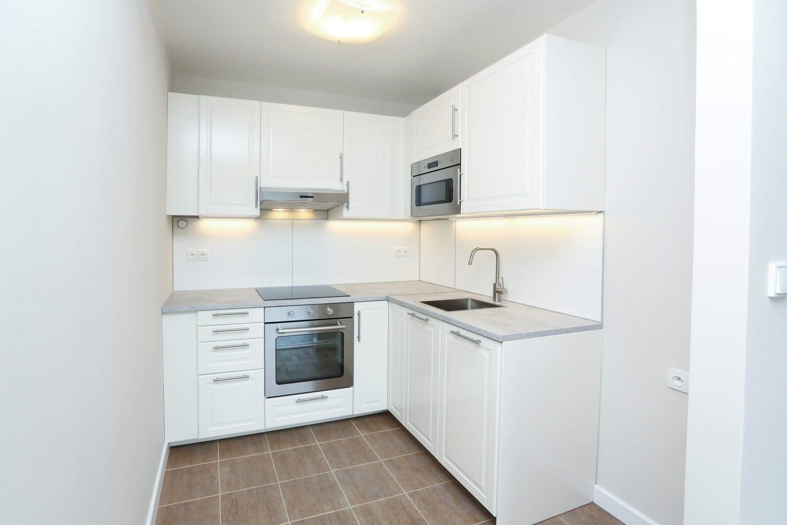 Pronájem bytu 2+kk 45 m², Hráského, Praha, Praha Pronájem bytu 2+kk 45 m², Hráského, Praha, Praha