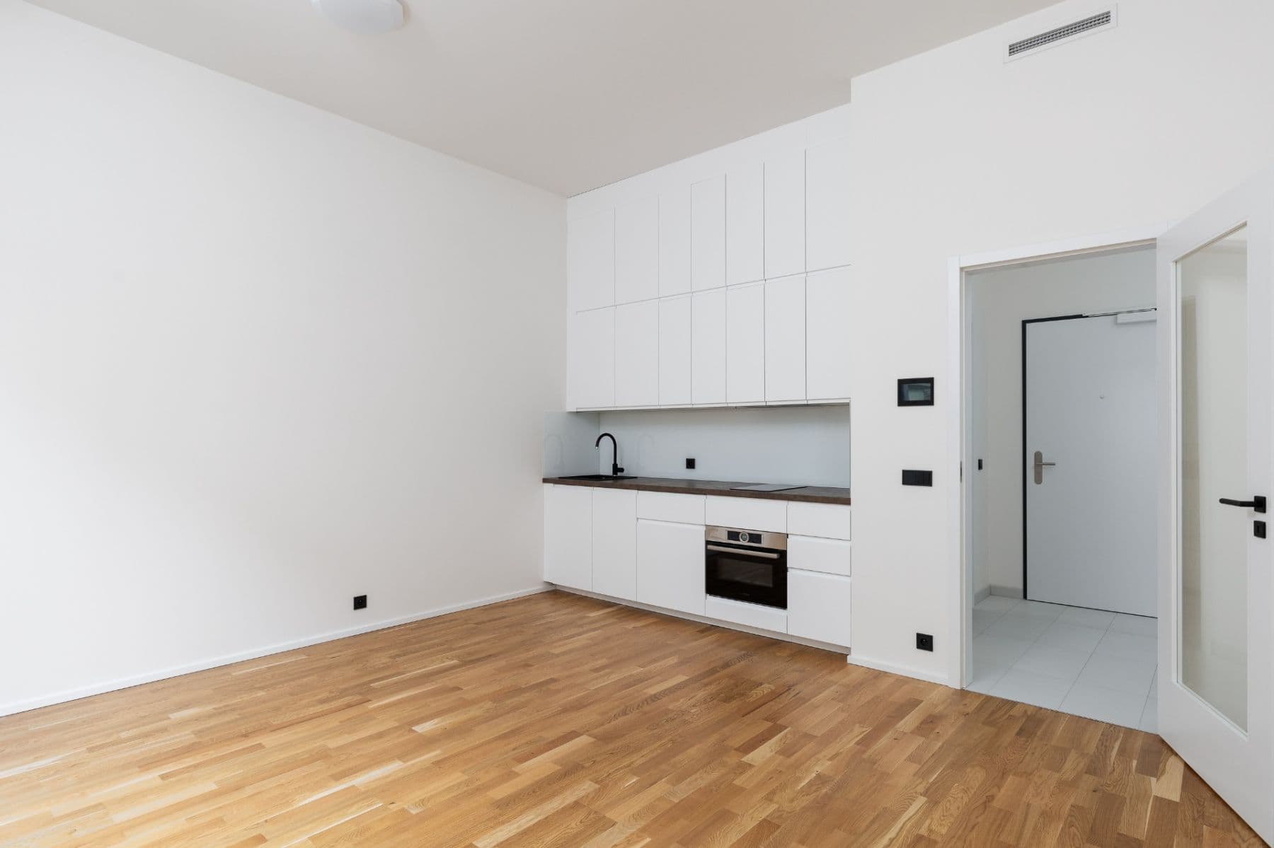 Pronájem bytu 1+kk 30 m², Grafická, Praha, Praha Pronájem bytu 1+kk 30 m², Grafická, Praha, Praha
