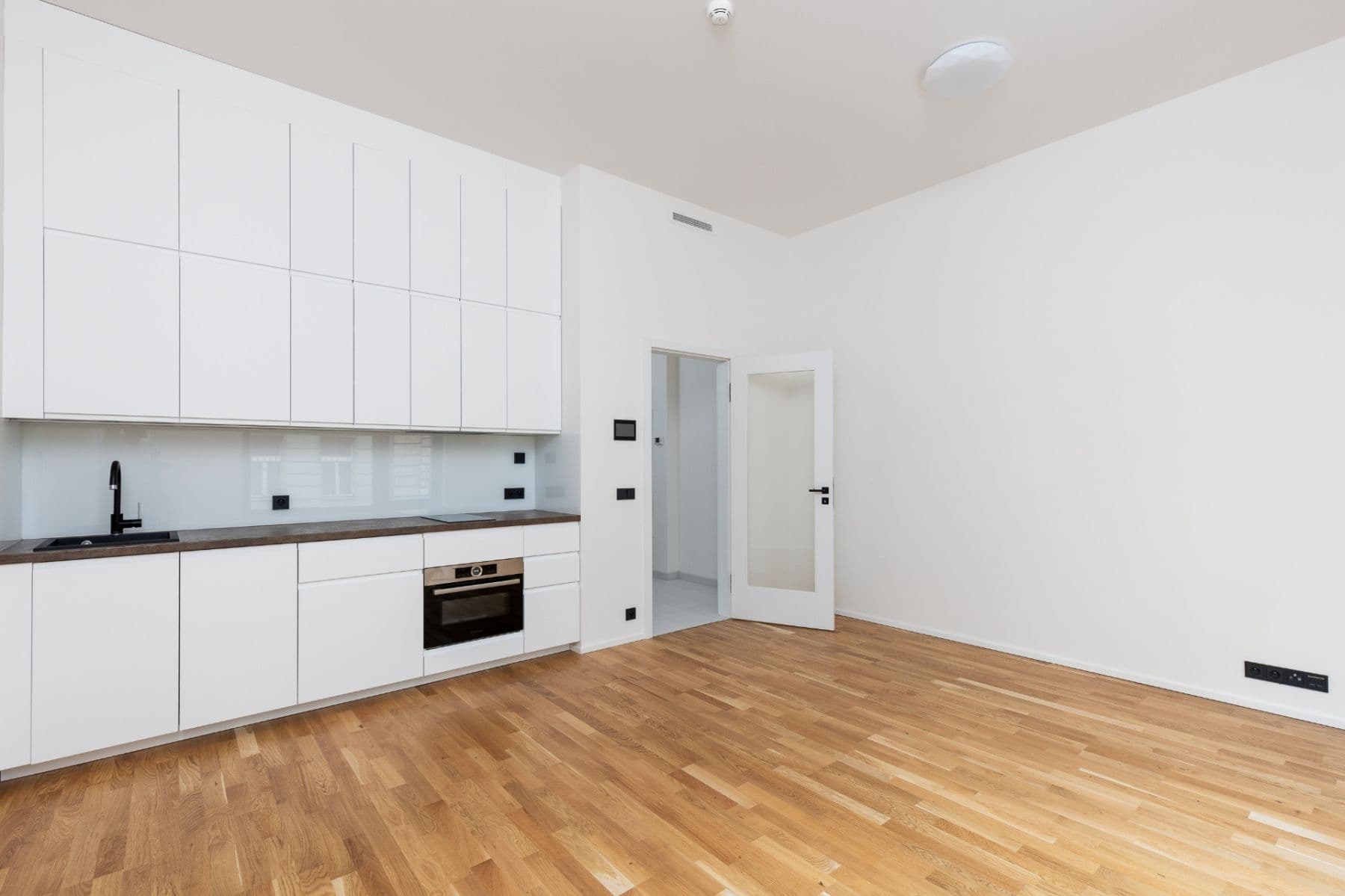 Pronájem bytu 1+kk 30 m², Grafická, Praha, Praha Pronájem bytu 1+kk 30 m², Grafická, Praha, Praha