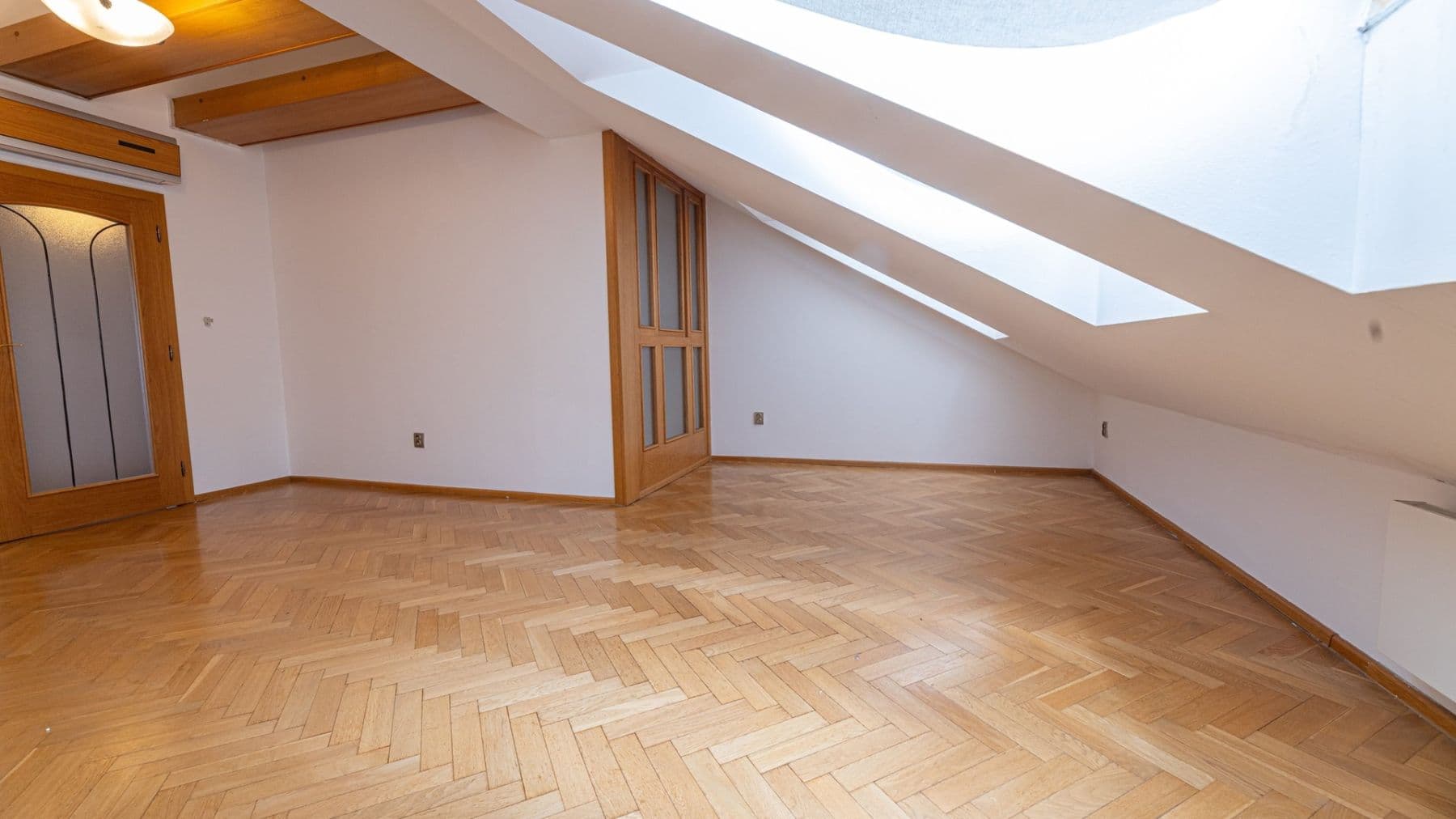 Pronájem bytu 3+1 117 m², Tomáškova, Praha, Praha Pronájem bytu 3+1 117 m², Tomáškova, Praha, Praha