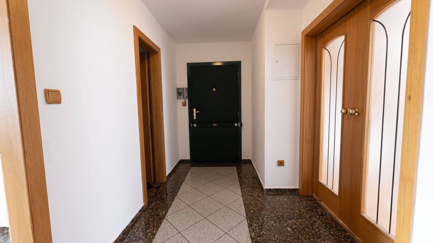 Pronájem bytu 3+1 117 m², Tomáškova, Praha, Praha Pronájem bytu 3+1 117 m², Tomáškova, Praha, Praha