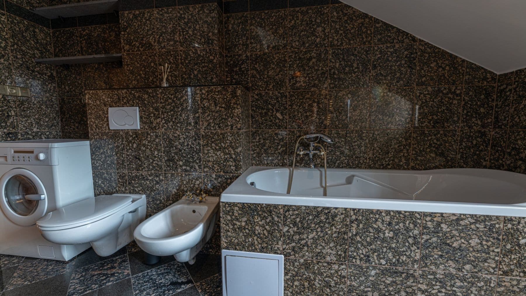 Pronájem bytu 3+1 117 m², Tomáškova, Praha, Praha Pronájem bytu 3+1 117 m², Tomáškova, Praha, Praha
