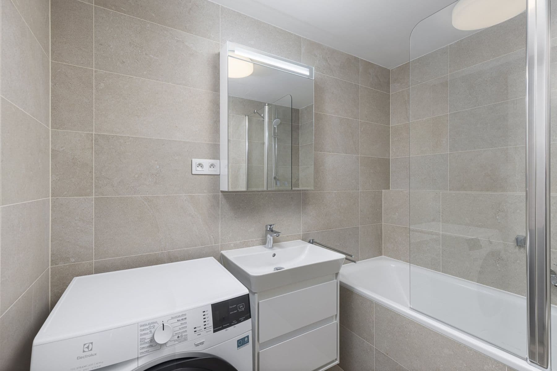 Pronájem bytu 2+kk 44 m², Nebřenická, Praha, Praha Pronájem bytu 2+kk 44 m², Nebřenická, Praha, Praha