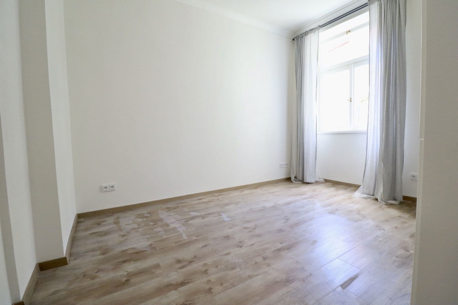 Pronájem bytu 1+kk 22 m², Černomořská, Praha, Praha Pronájem bytu 1+kk 22 m², Černomořská, Praha, Praha