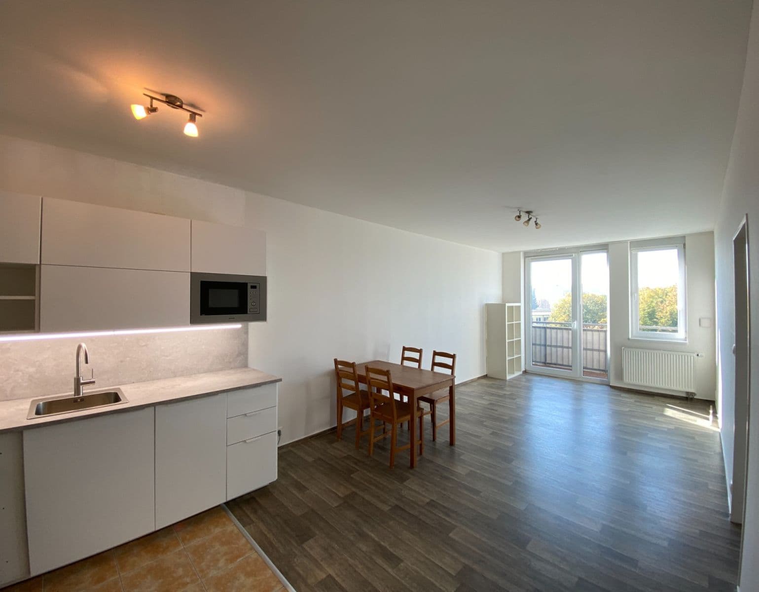 Pronájem bytu 2+kk 53 m², Zlonická, Praha, Praha Pronájem bytu 2+kk 53 m², Zlonická, Praha, Praha