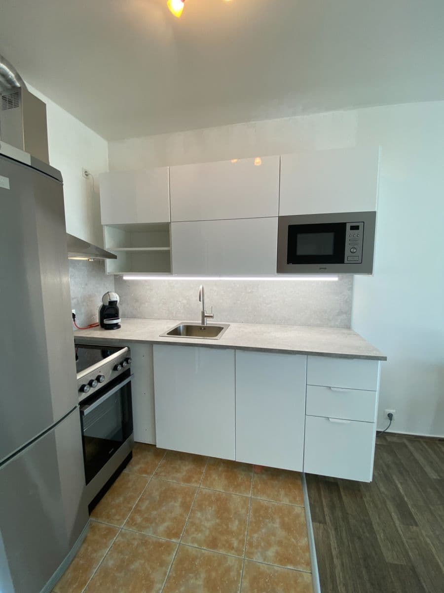 Pronájem bytu 2+kk 53 m², Zlonická, Praha, Praha Pronájem bytu 2+kk 53 m², Zlonická, Praha, Praha