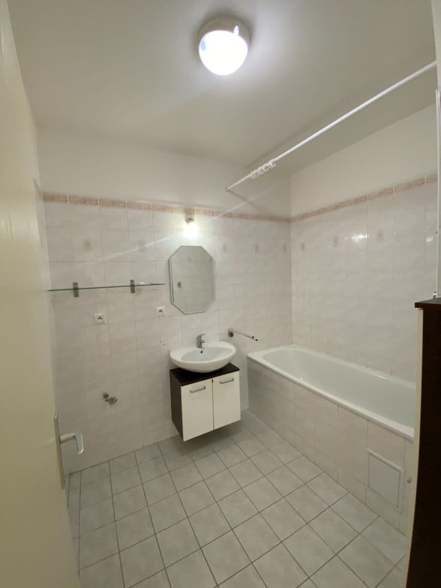 Pronájem bytu 2+kk 53 m², Zlonická, Praha, Praha Pronájem bytu 2+kk 53 m², Zlonická, Praha, Praha