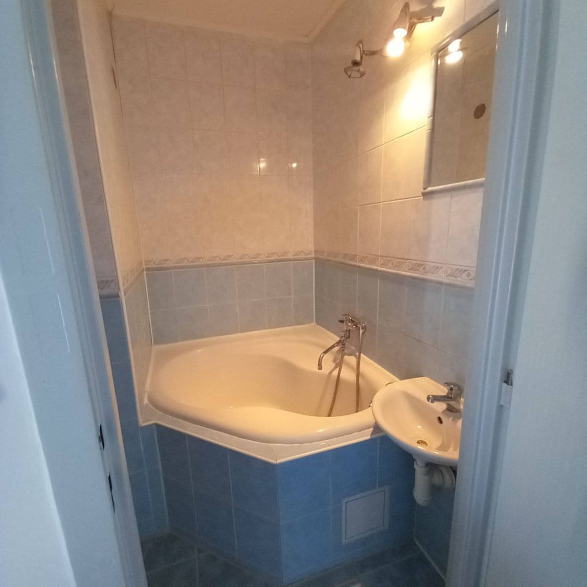 Pronájem bytu 2+kk 41 m², Na Žižkově, Liberec, Liberecký kraj Pronájem bytu 2+kk 41 m², Na Žižkově, Liberec, Liberecký kraj