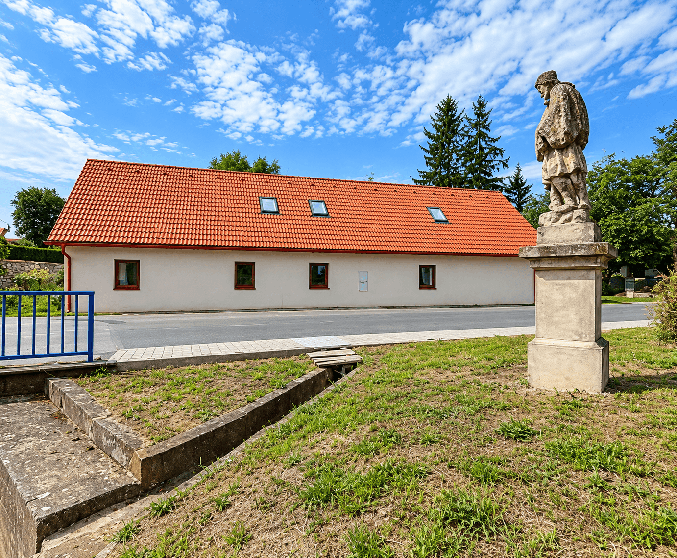 Prodej domu 230 m², pozemek 636 m², Třebešice, Středočeský kraj Prodej domu 230 m², pozemek 636 m², Třebešice, Středočeský kraj