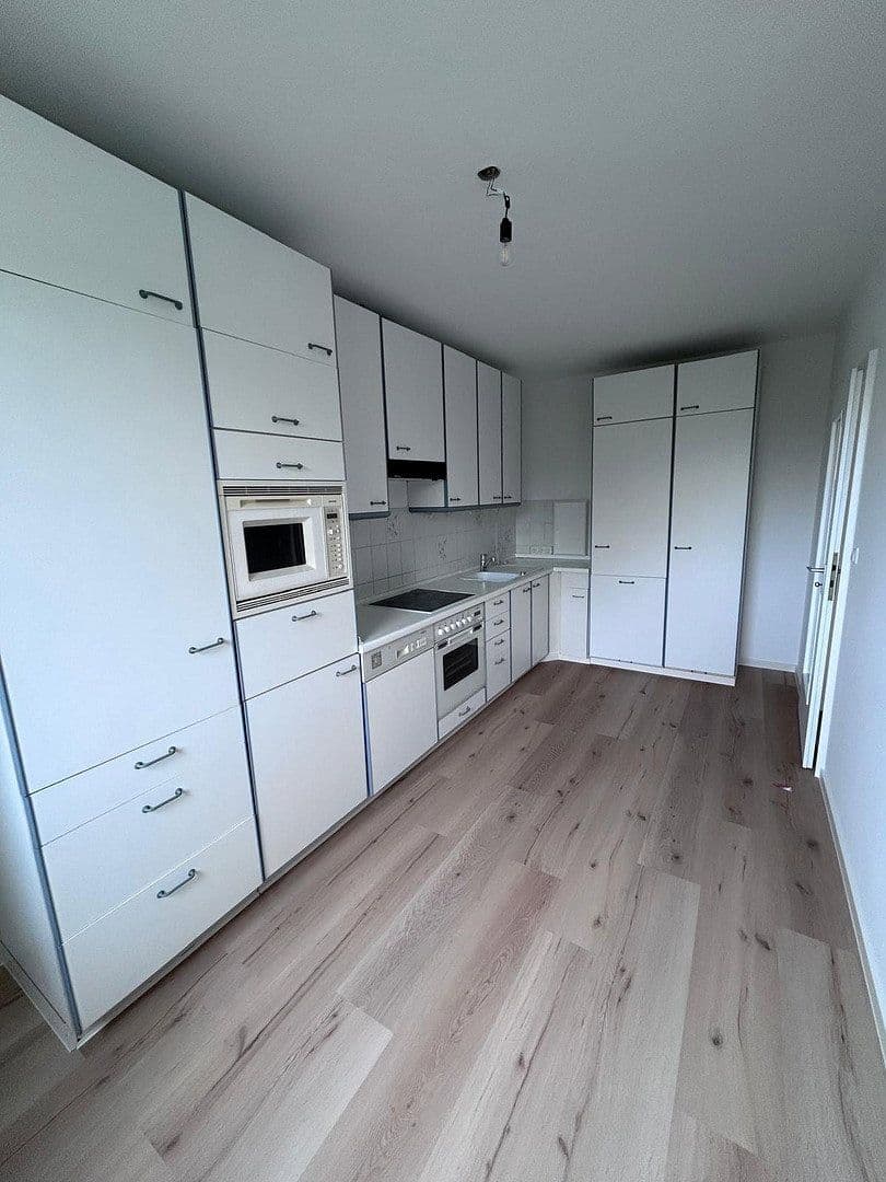 Pronájem bytu 3+1 76 m², Pestalozzistraße 1, Germering, Bavorsko Pronájem bytu 3+1 76 m², Pestalozzistraße 1, Germering, Bavorsko