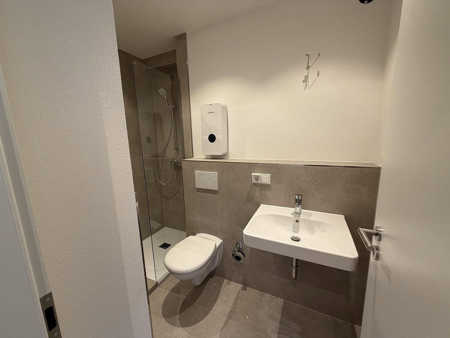 Pronájem bytu 1+1 45 m², Daimlerstraße 2a, Wiesbaden, Hessen Pronájem bytu 1+1 45 m², Daimlerstraße 2a, Wiesbaden, Hessen