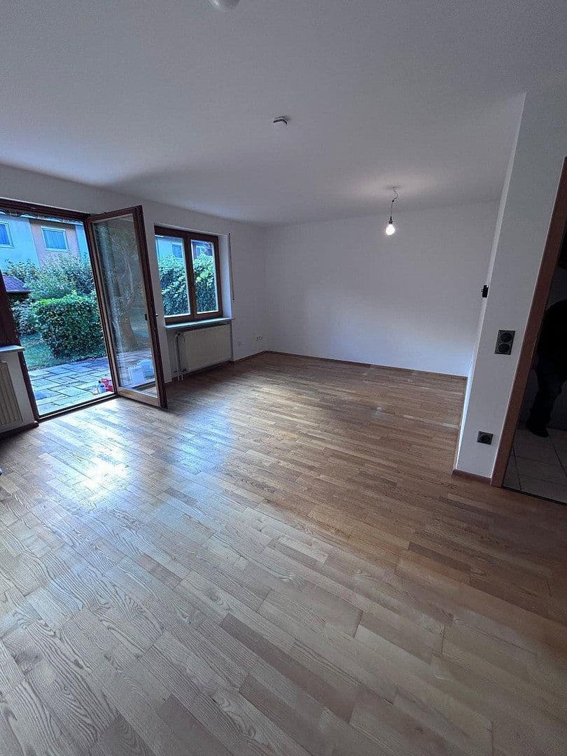 Pronájem domu 142 m², pozemek 169 m², Blütenstraße 27, Puchheim, Bavorsko Pronájem domu 142 m², pozemek 169 m², Blütenstraße 27, Puchheim, Bavorsko