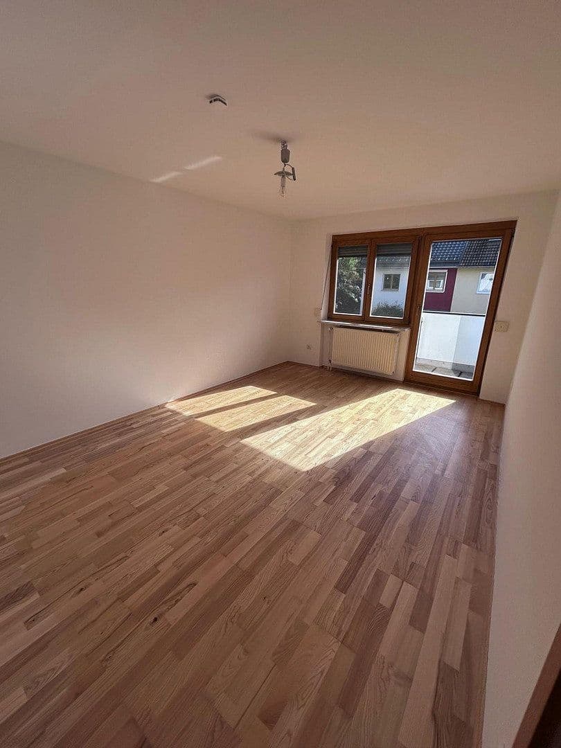 Pronájem domu 142 m², pozemek 169 m², Blütenstraße 27, Puchheim, Bavorsko Pronájem domu 142 m², pozemek 169 m², Blütenstraße 27, Puchheim, Bavorsko