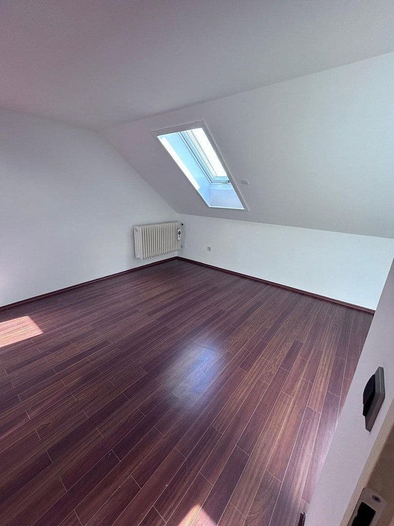 Pronájem domu 142 m², pozemek 169 m², Blütenstraße 27, Puchheim, Bavorsko Pronájem domu 142 m², pozemek 169 m², Blütenstraße 27, Puchheim, Bavorsko
