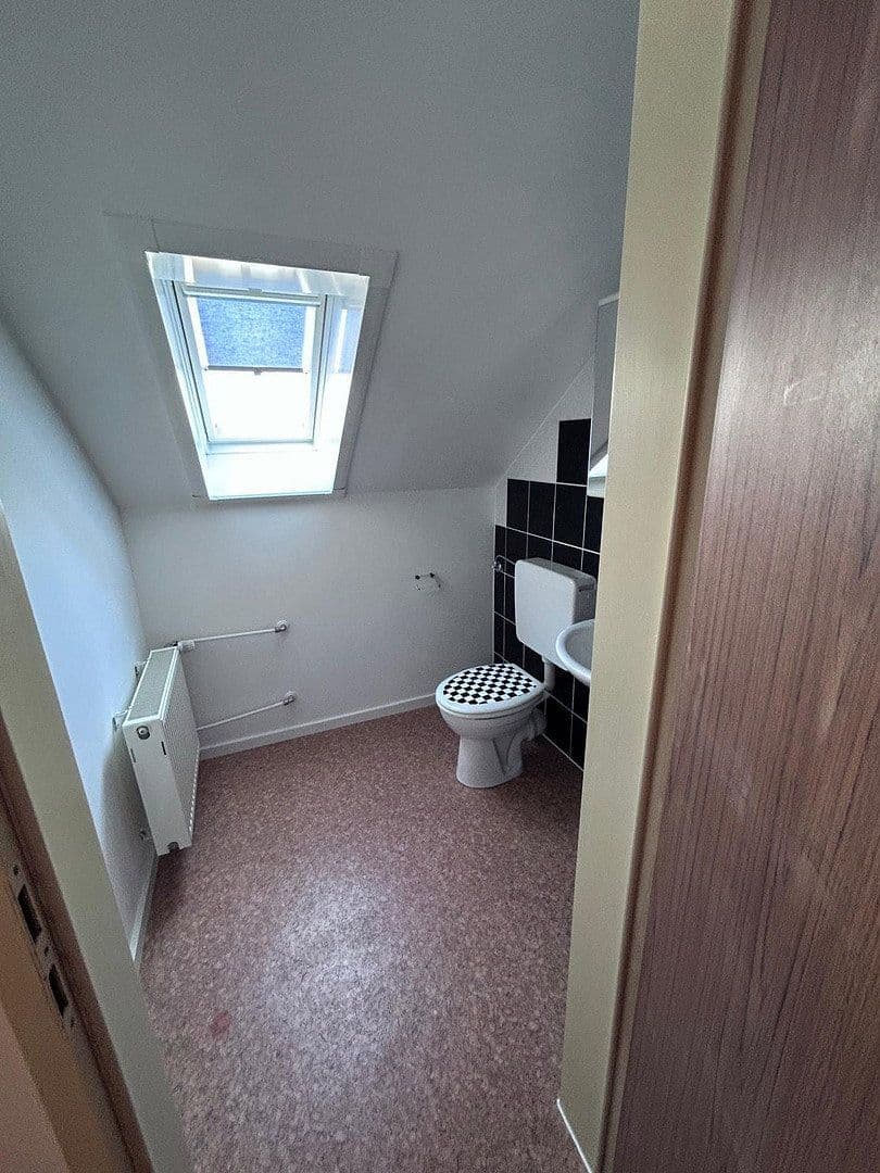 Pronájem domu 142 m², pozemek 169 m², Blütenstraße 27, Puchheim, Bavorsko Pronájem domu 142 m², pozemek 169 m², Blütenstraße 27, Puchheim, Bavorsko