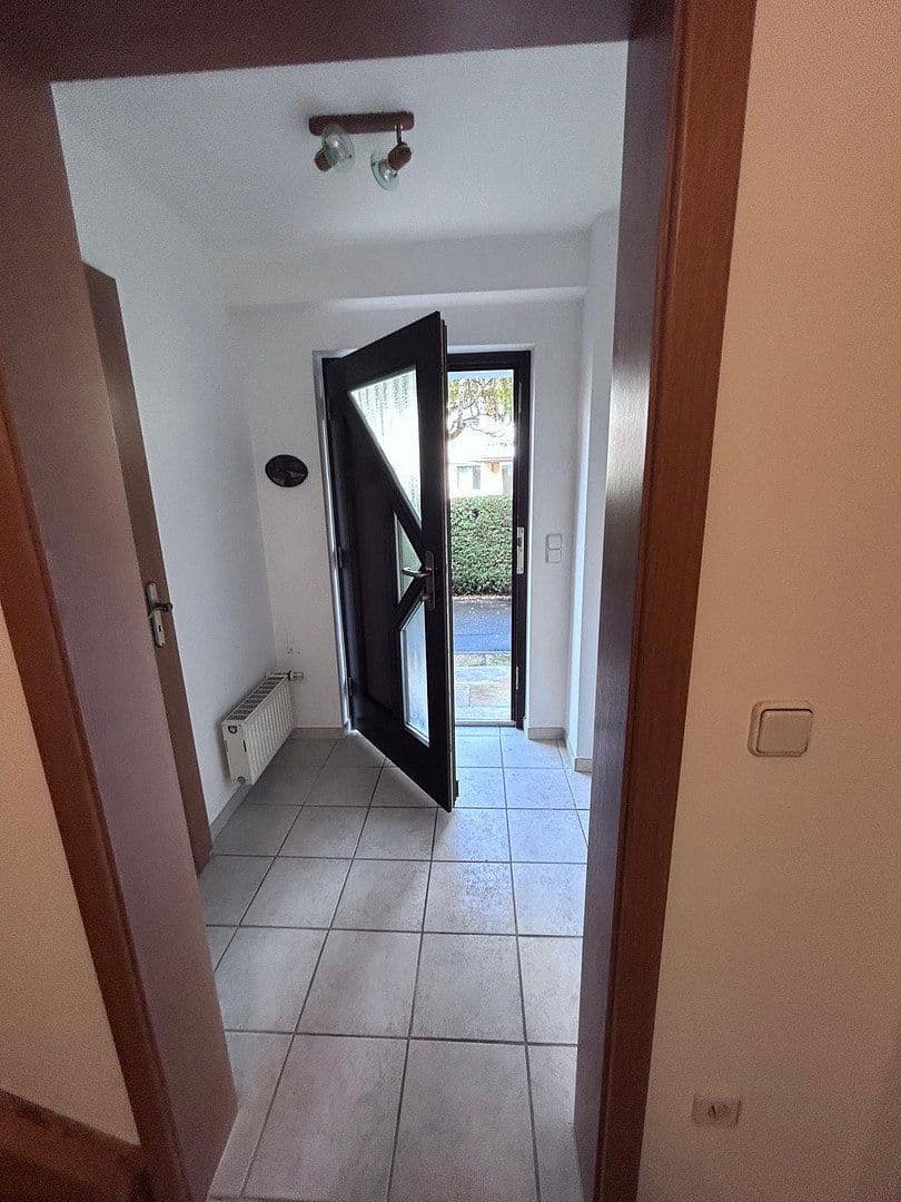 Pronájem domu 142 m², pozemek 169 m², Blütenstraße 27, Puchheim, Bavorsko Pronájem domu 142 m², pozemek 169 m², Blütenstraße 27, Puchheim, Bavorsko