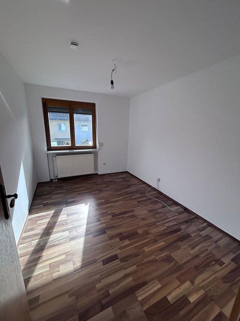 Pronájem domu 142 m², pozemek 169 m², Blütenstraße 27, Puchheim, Bavorsko Pronájem domu 142 m², pozemek 169 m², Blütenstraße 27, Puchheim, Bavorsko