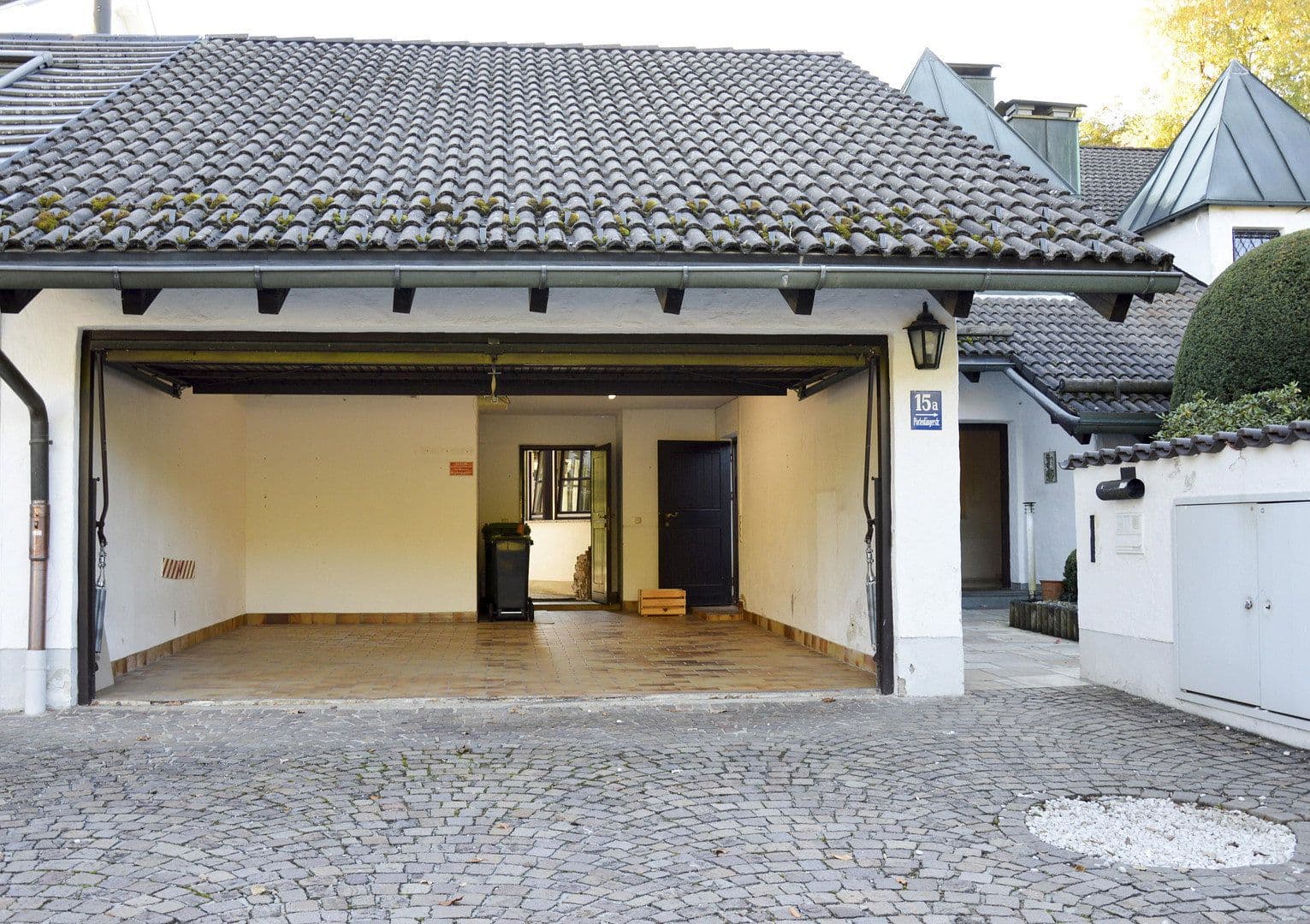 Prodej domu 171 m², pozemek 511 m², Portenlängerstraße 15 A, Grünwald, Bavorsko Prodej domu 171 m², pozemek 511 m², Portenlängerstraße 15 A, Grünwald, Bavorsko