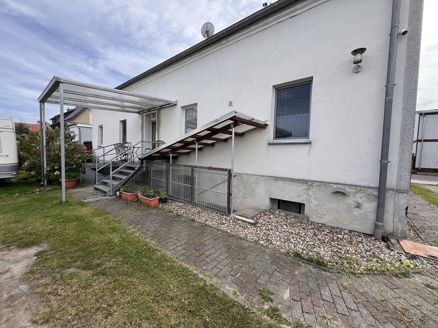 Prodej domu 187 m², pozemek 1.499 m², Roskow, Braniborsko Prodej domu 187 m², pozemek 1.499 m², Roskow, Braniborsko