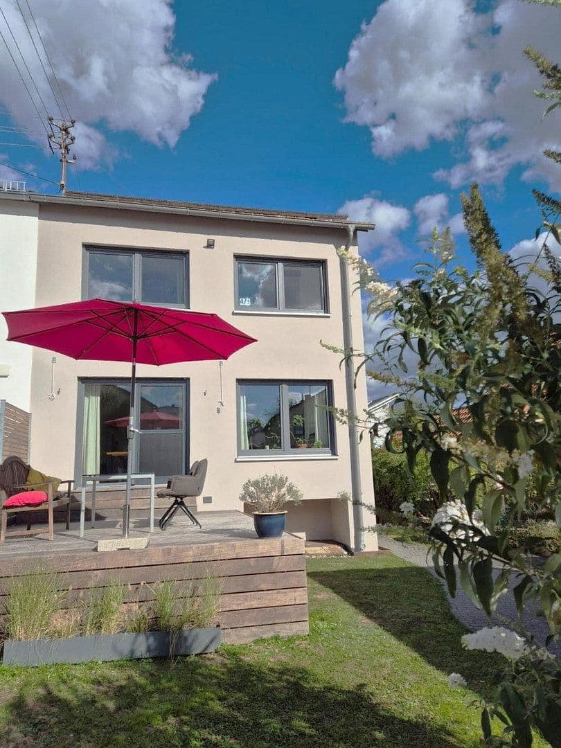 Prodej domu 103 m², pozemek 351 m², Untergruppenbach, Bádensko-Württembersko Prodej domu 103 m², pozemek 351 m², Untergruppenbach, Bádensko-Württembersko
