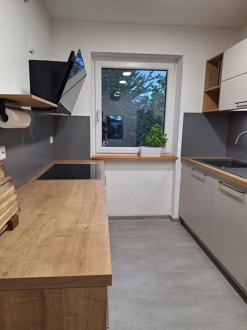 Prodej domu 103 m², pozemek 351 m², Untergruppenbach, Bádensko-Württembersko Prodej domu 103 m², pozemek 351 m², Untergruppenbach, Bádensko-Württembersko